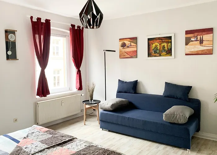 Citywohnung Mit Gartenzugang *