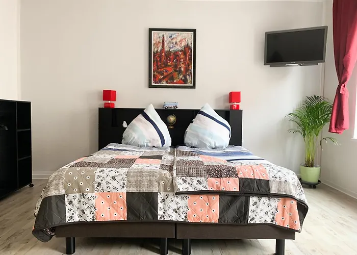 公寓 Citywohnung Mit Gartenzugang *